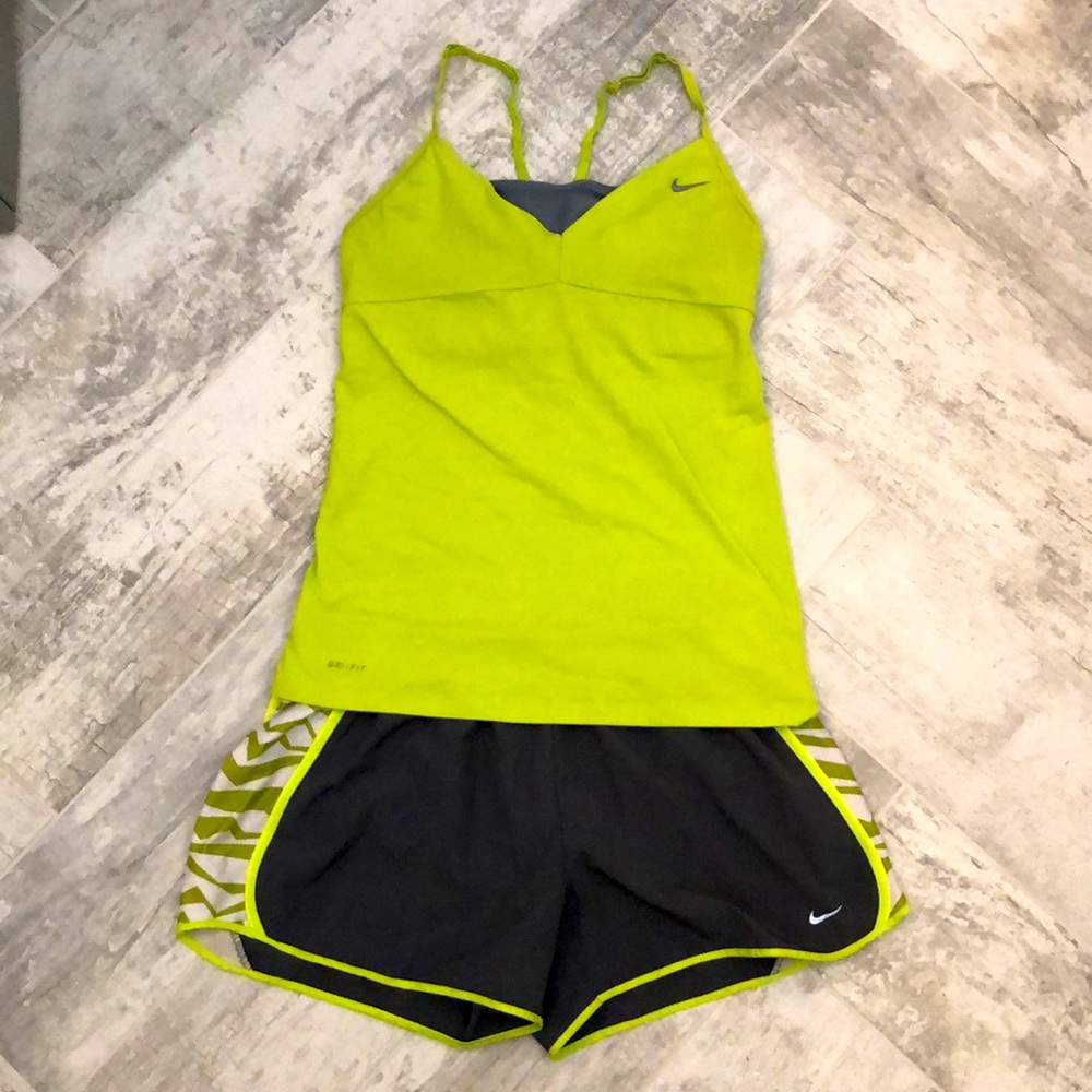 Nike Dry-Fit Running/Athletic Top & Shorts Set, Size Large
